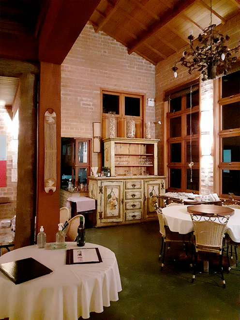 interior restaurante trincheira_são bendo do sapucaí